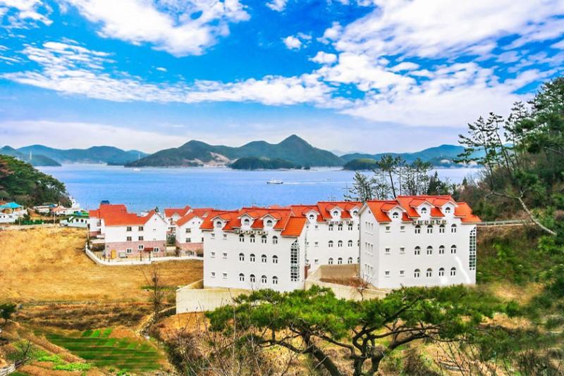 Tongyeong Blue Marine Pension