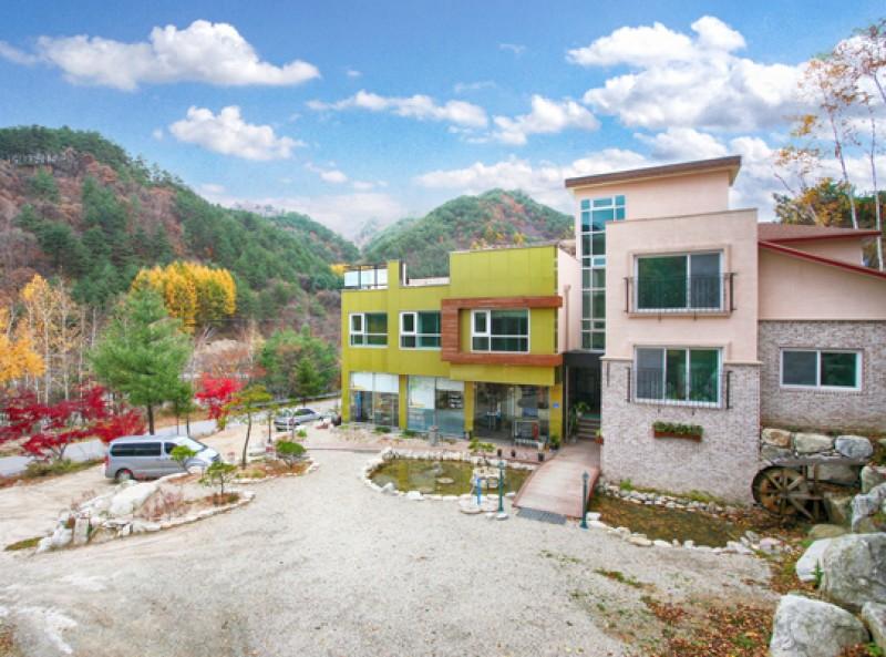Inje Deodeol House Pension