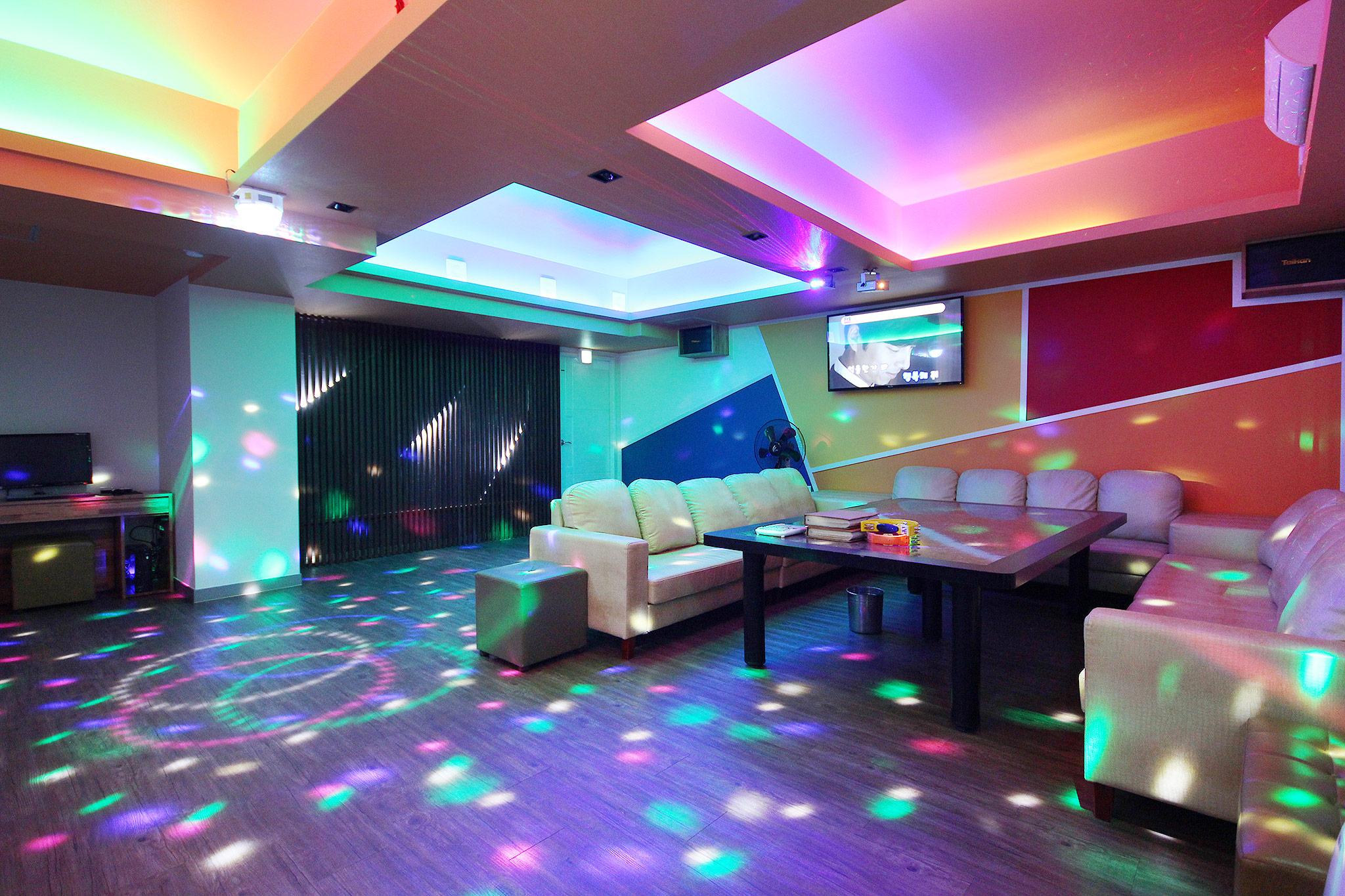 Daegu Dongseong-ro Nana