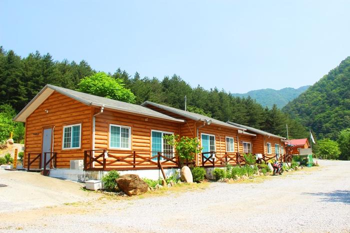 Yeongwol Byeolmaro Village Pension &amp; Camping