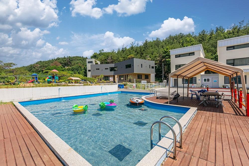 Fantasy Kids Poolvilla-7