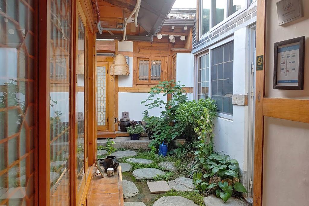 Bukchon Yeonwoo Hanok Stay-3