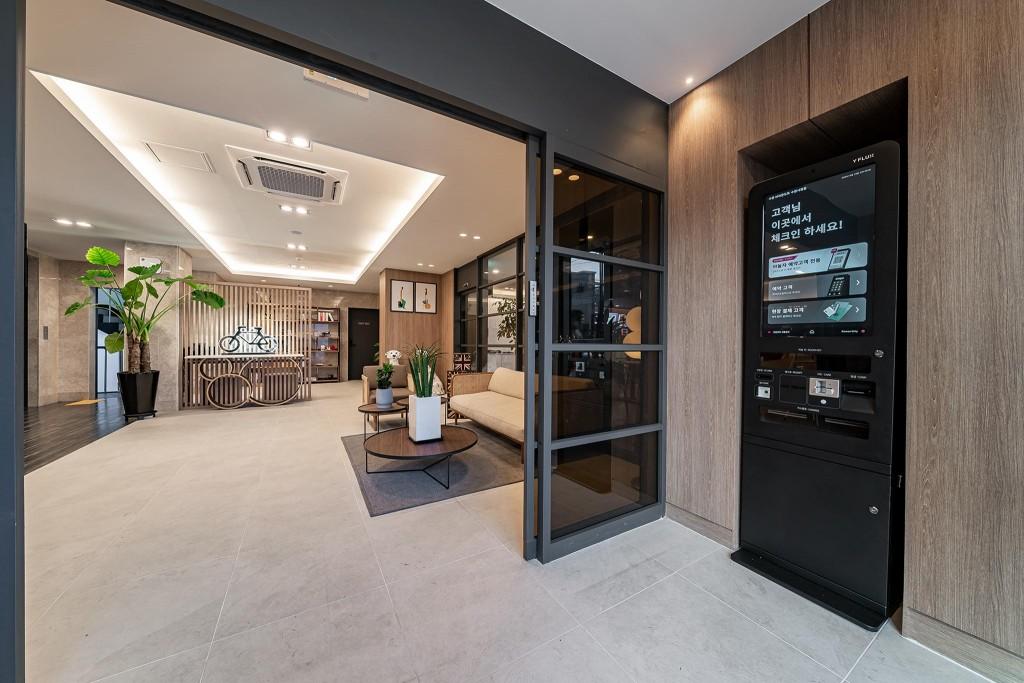 Suwon City Hall Brown Dot-2