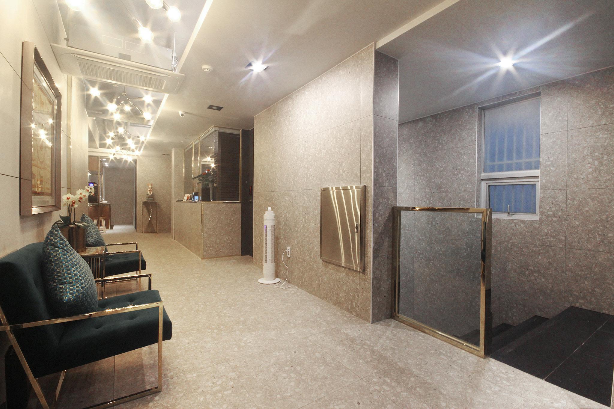 Busan Seomyeon Brown Dot 1-10