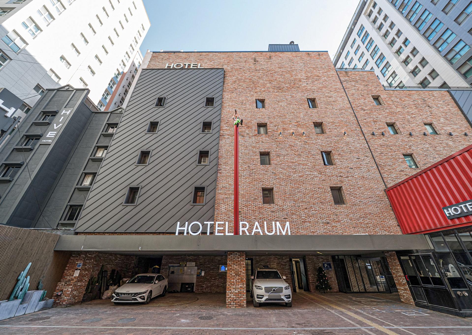 RAUM Hotel