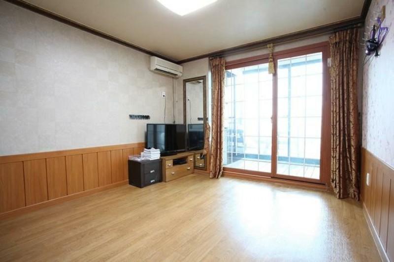 Daebudo (Yeongheungdo) 25 Hours Pension-3