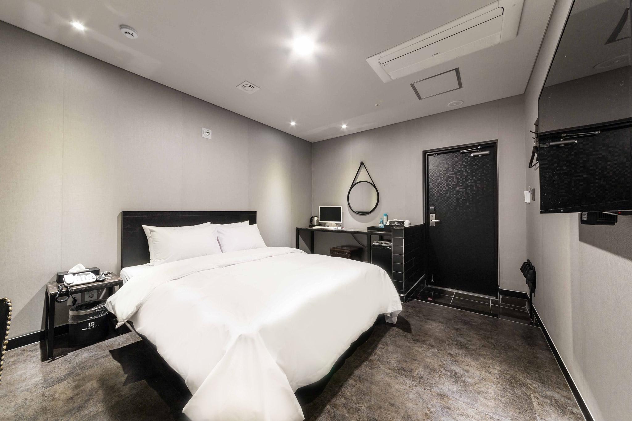 Yangju Hotel Black