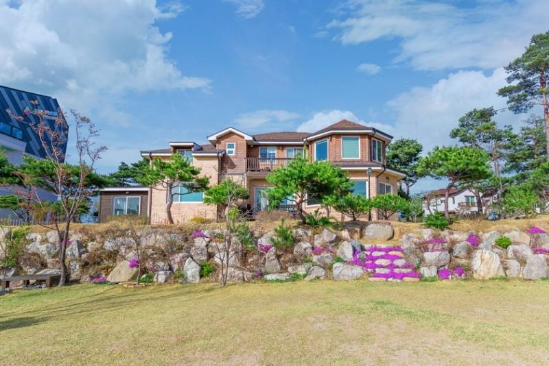 Goseong Sanmaru Pension