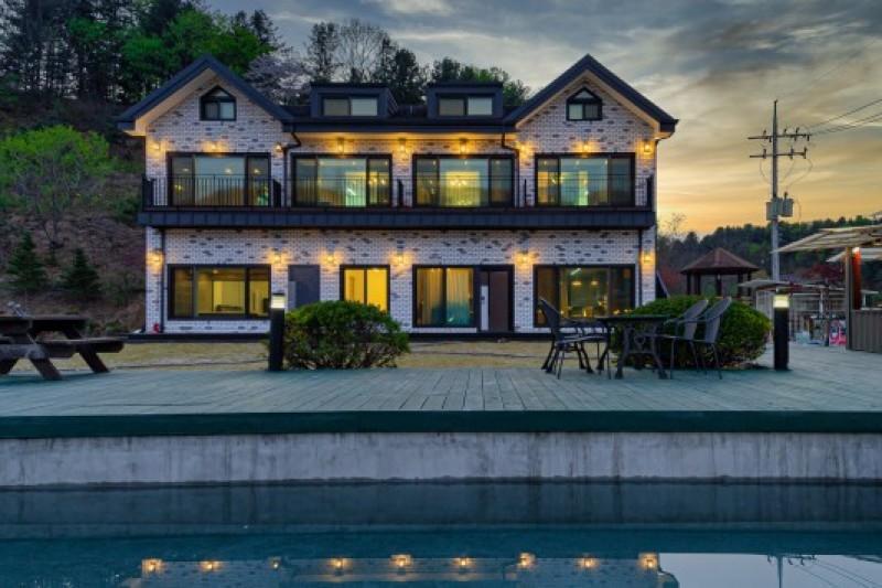 Gapyeong Seravi Pool Villa-39