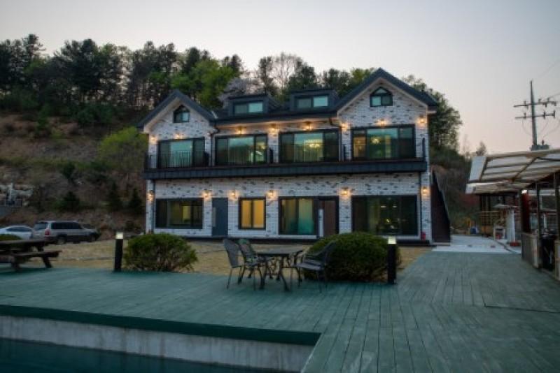 Gapyeong Seravi Pool Villa-60