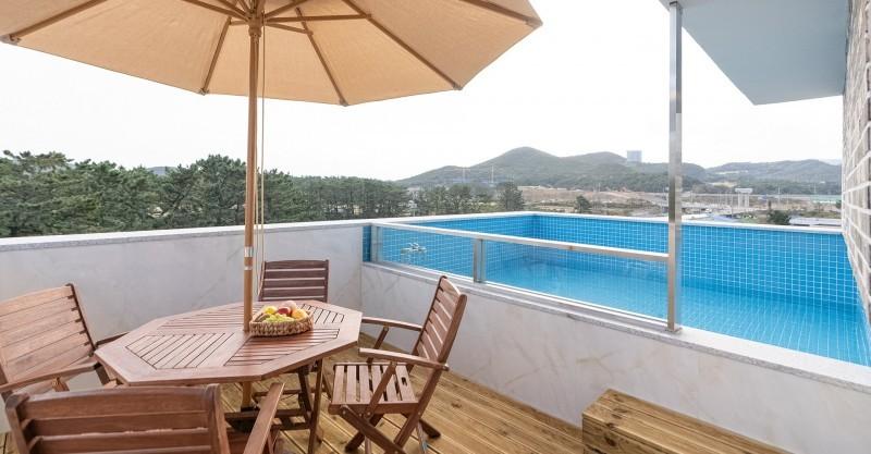 Pohang Soan Pool Villa
