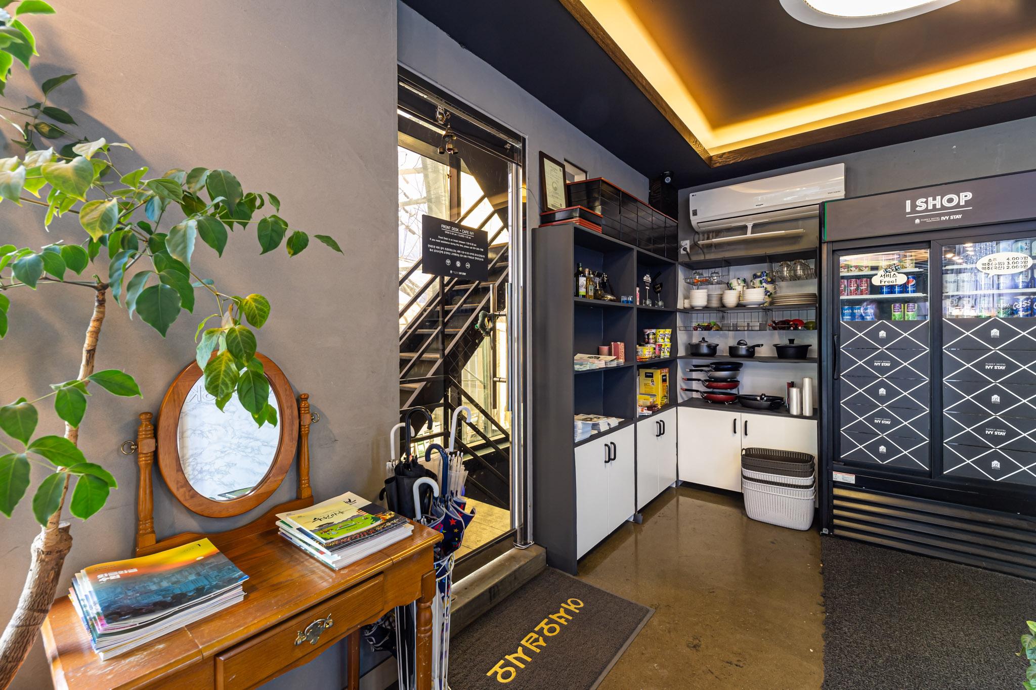 Suwon Staion Ivy Stay-6