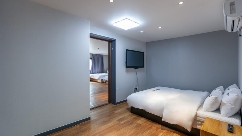 Seomyeon Station No. 25-33