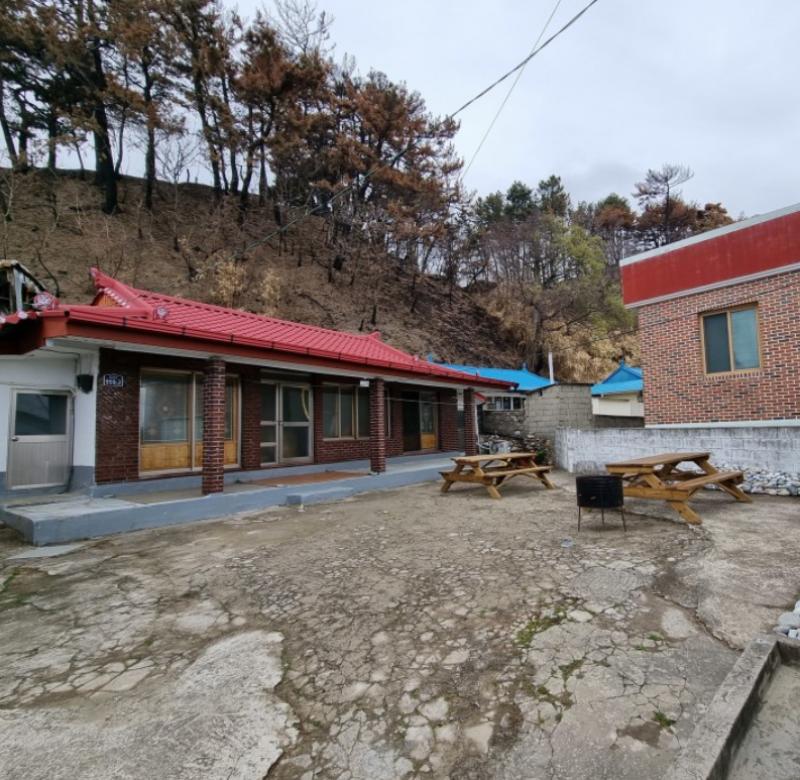 Pension in front of Uljin Beach