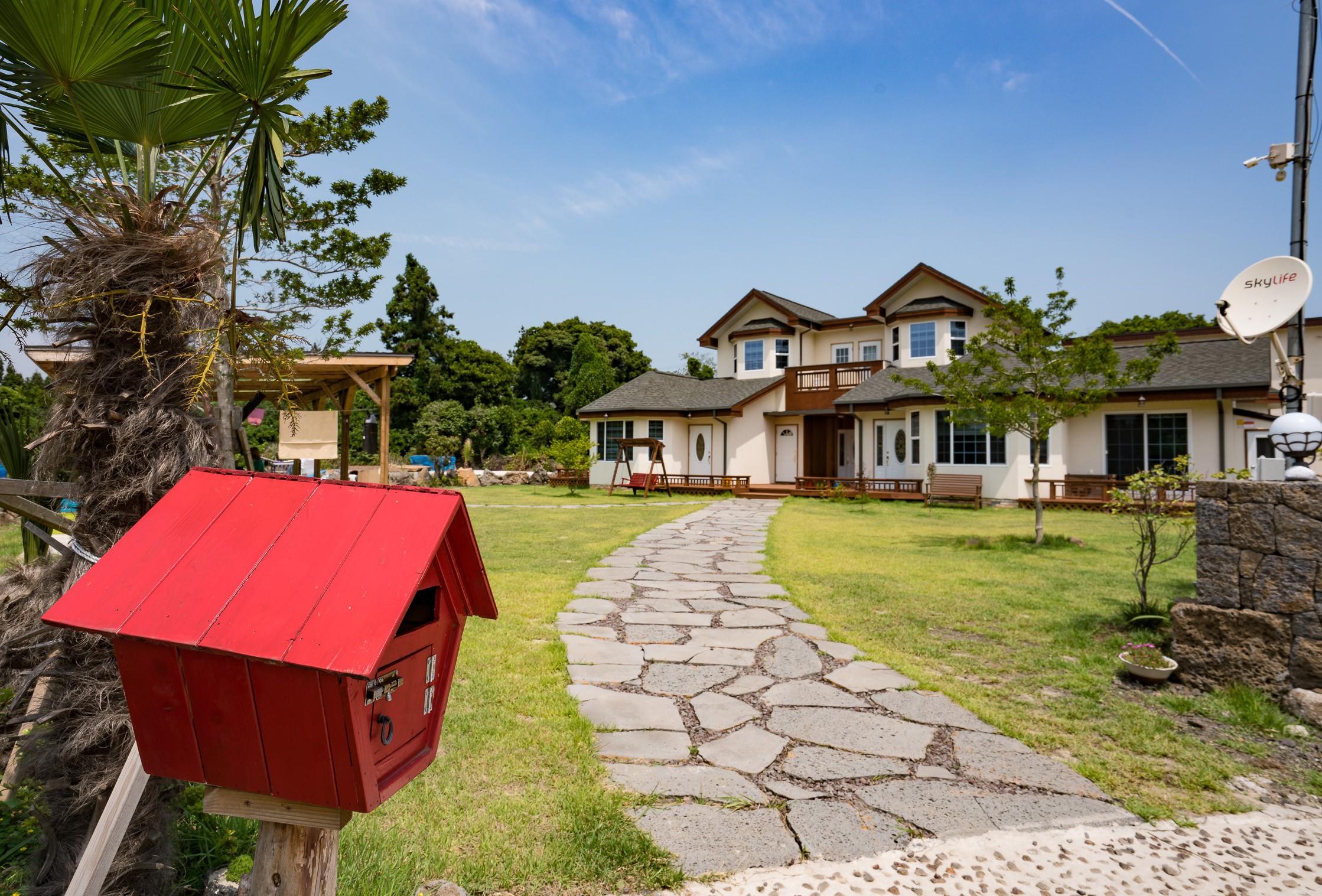 Seogwipo Jeju Mido Pension