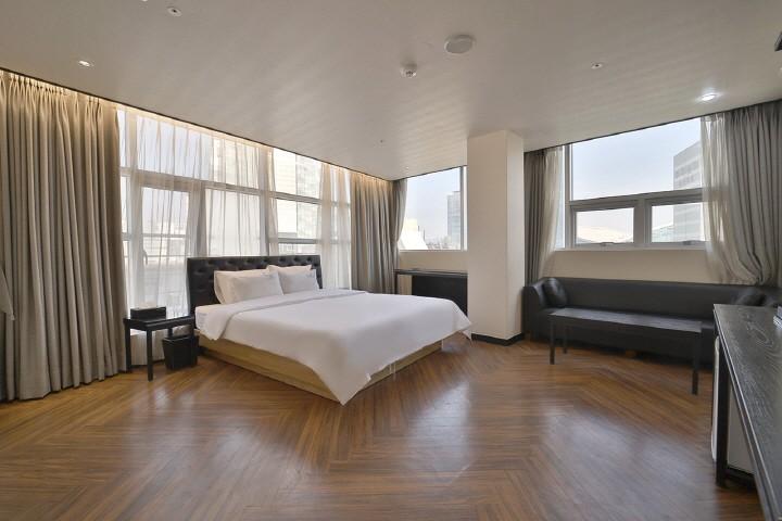 Platinum Hotel