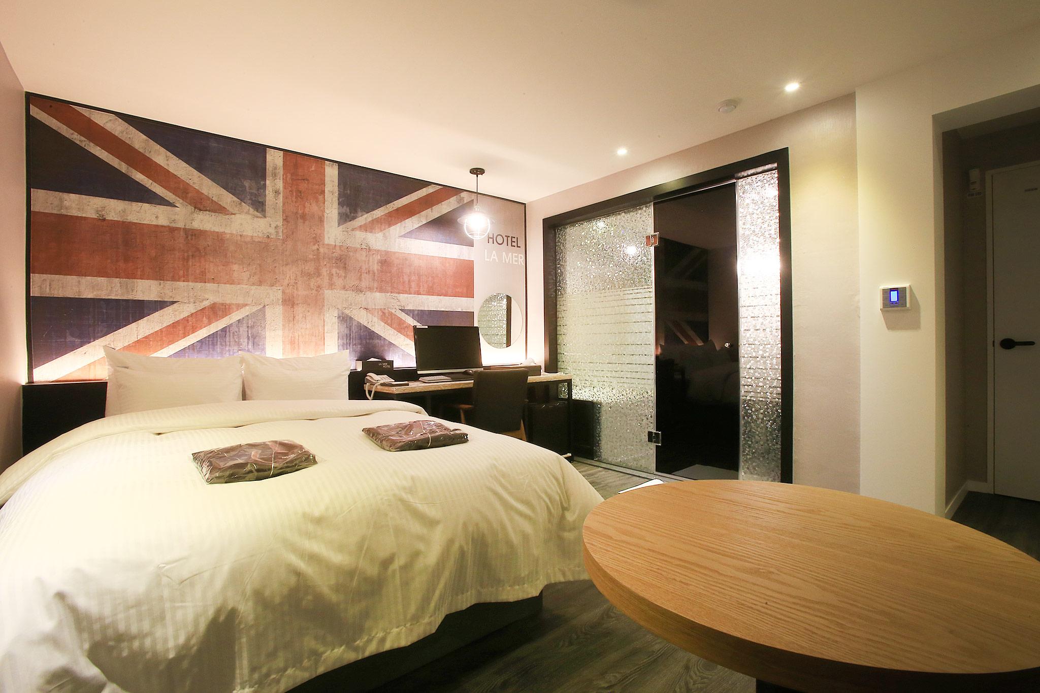 Suwon City Hall Station La Mer