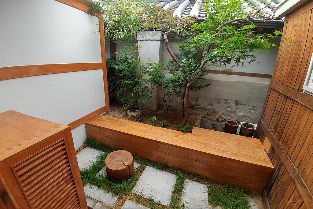 Bukchon Sohyeondang Hanok Stay-13