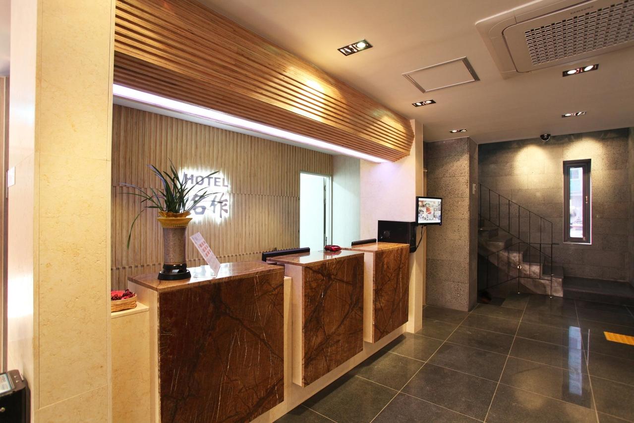 Suwon Station Myeongjak Hotel-6