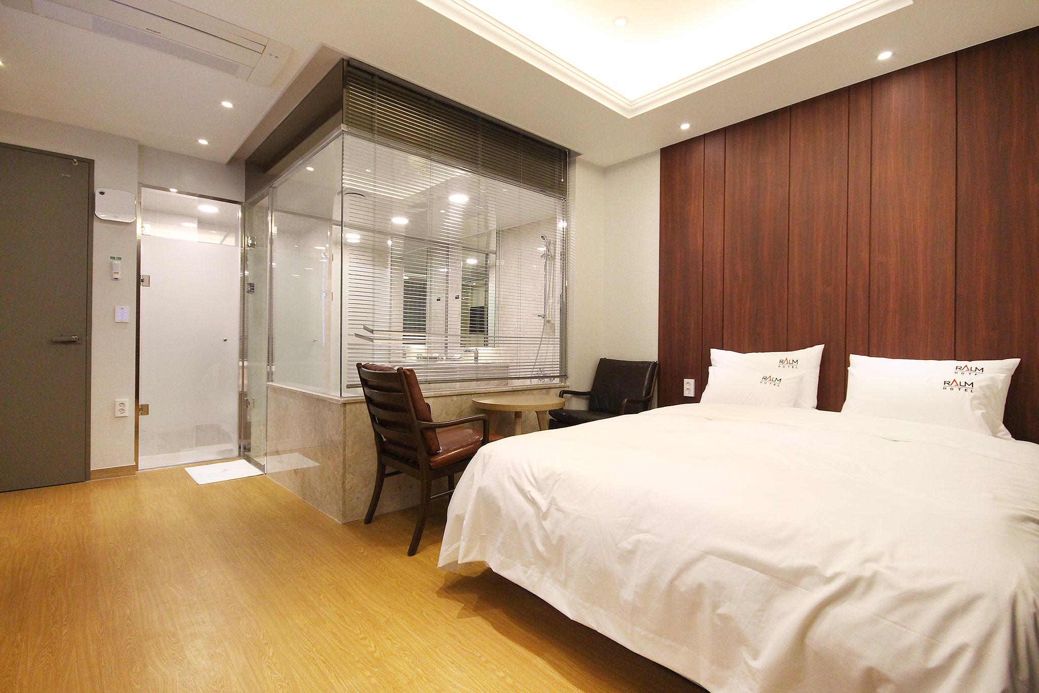 Changwon Jinhae Hotel Raum