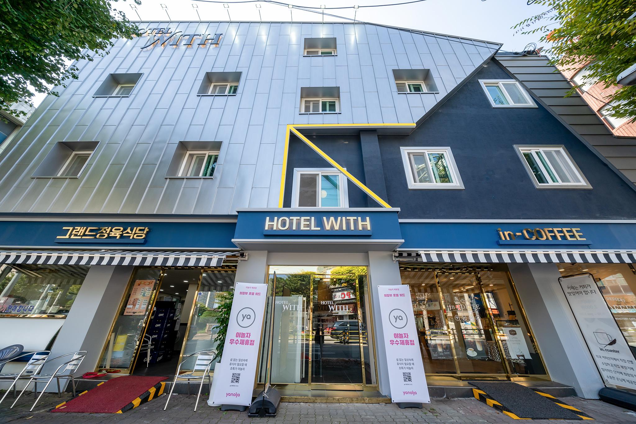 Uijeongbu Hotel With-11