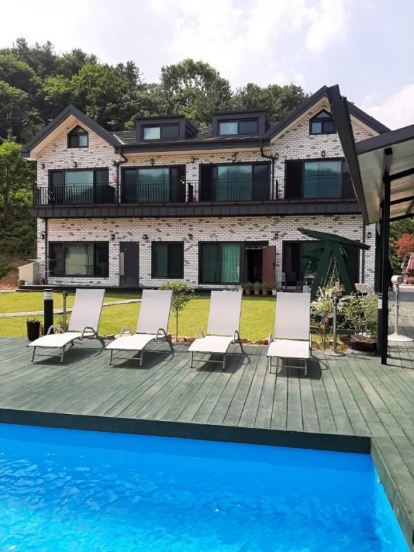 Gapyeong Seravi Pool Villa-11