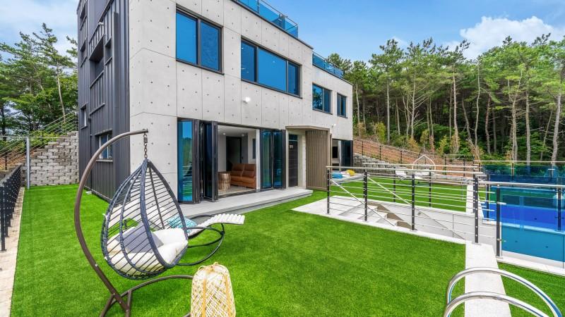 Daebudo (Yeongheungdo) Sleep Pool Villa-17