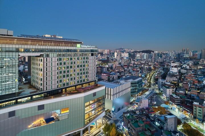 Holiday Inn Express Hongik Univ