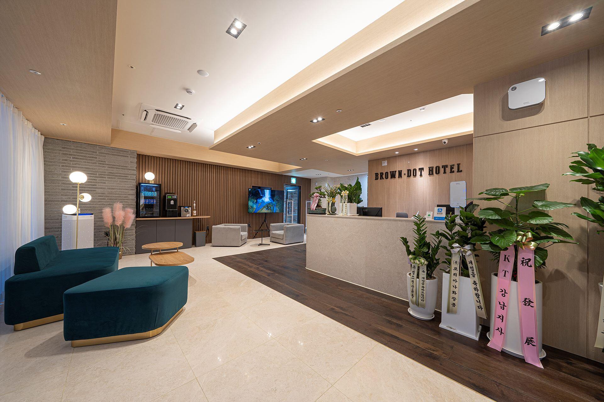 Brown Dot Yeoksam branch-31