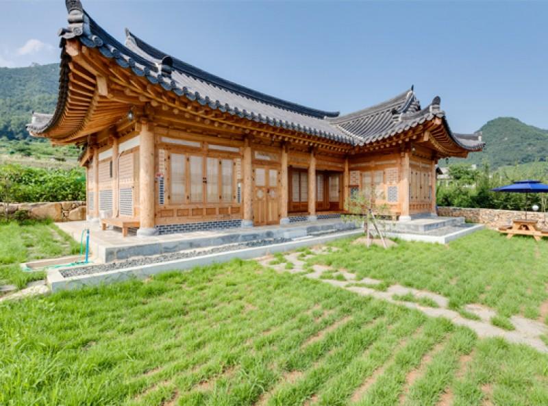 Suncheon Myeongga Hanok Pension