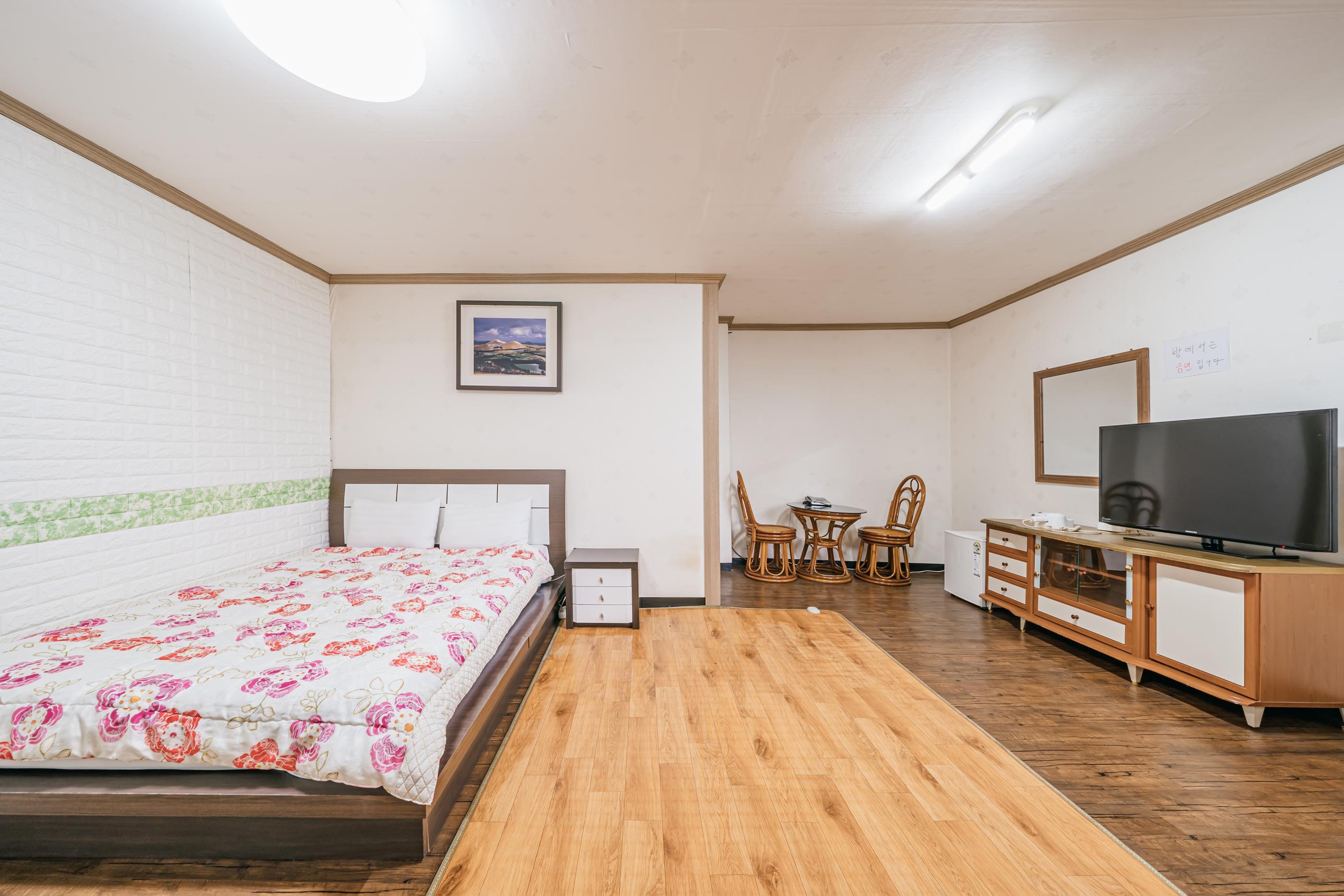 Jeju Yeongsung Motel