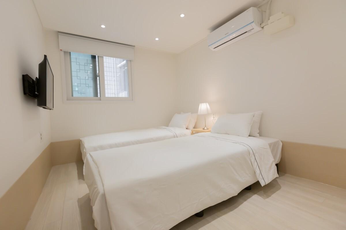 Seoul Asan Hill House