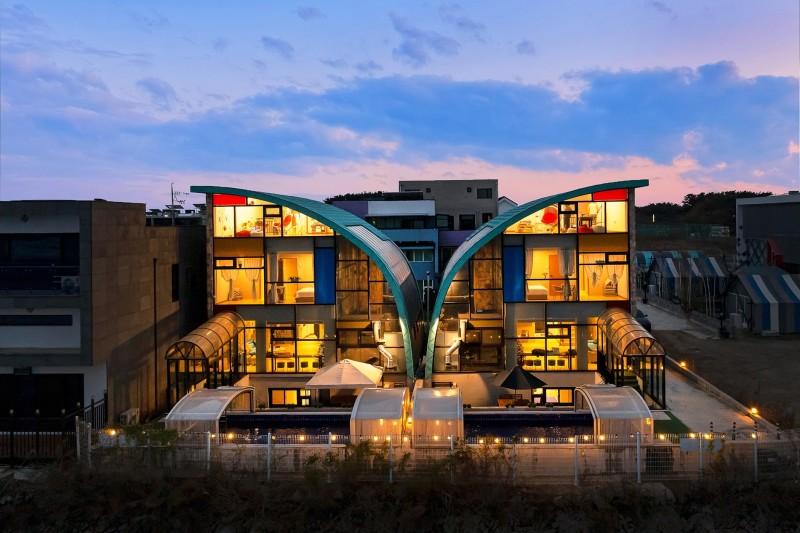 Daebudo Mondrian Gallery Pool Villa-4