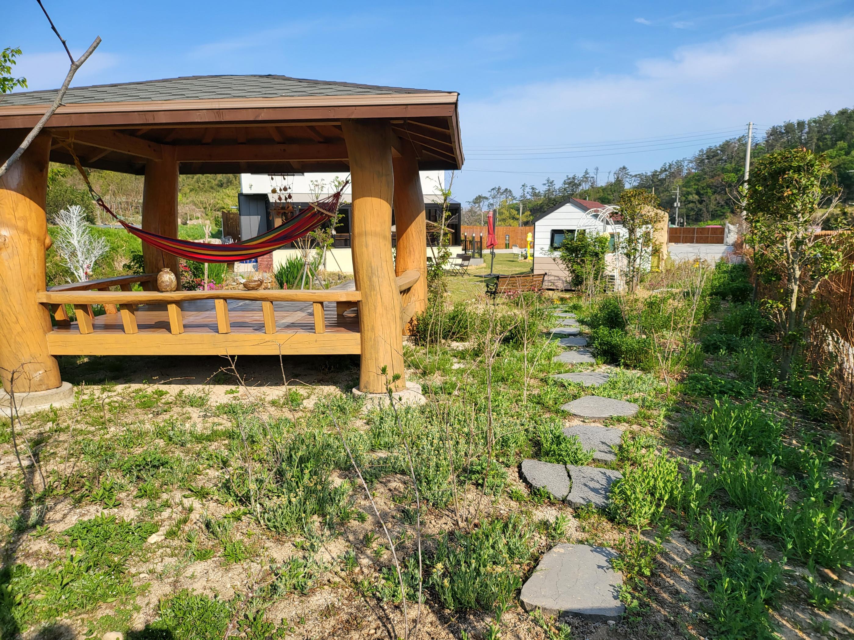 The Hue Kids Pool Vila-22