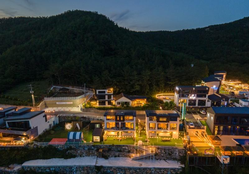 Yeosu U-Kids Pool Villa