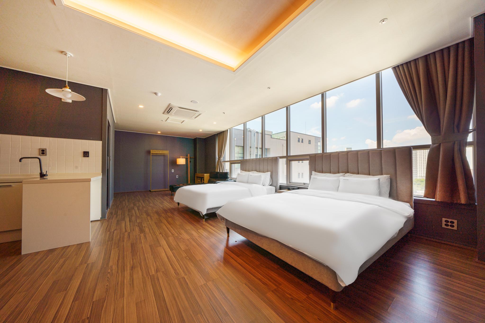 Wanju Innovation City Dragon Hotel