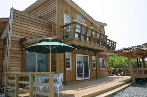 Jinju Naechon Lake Village Pension