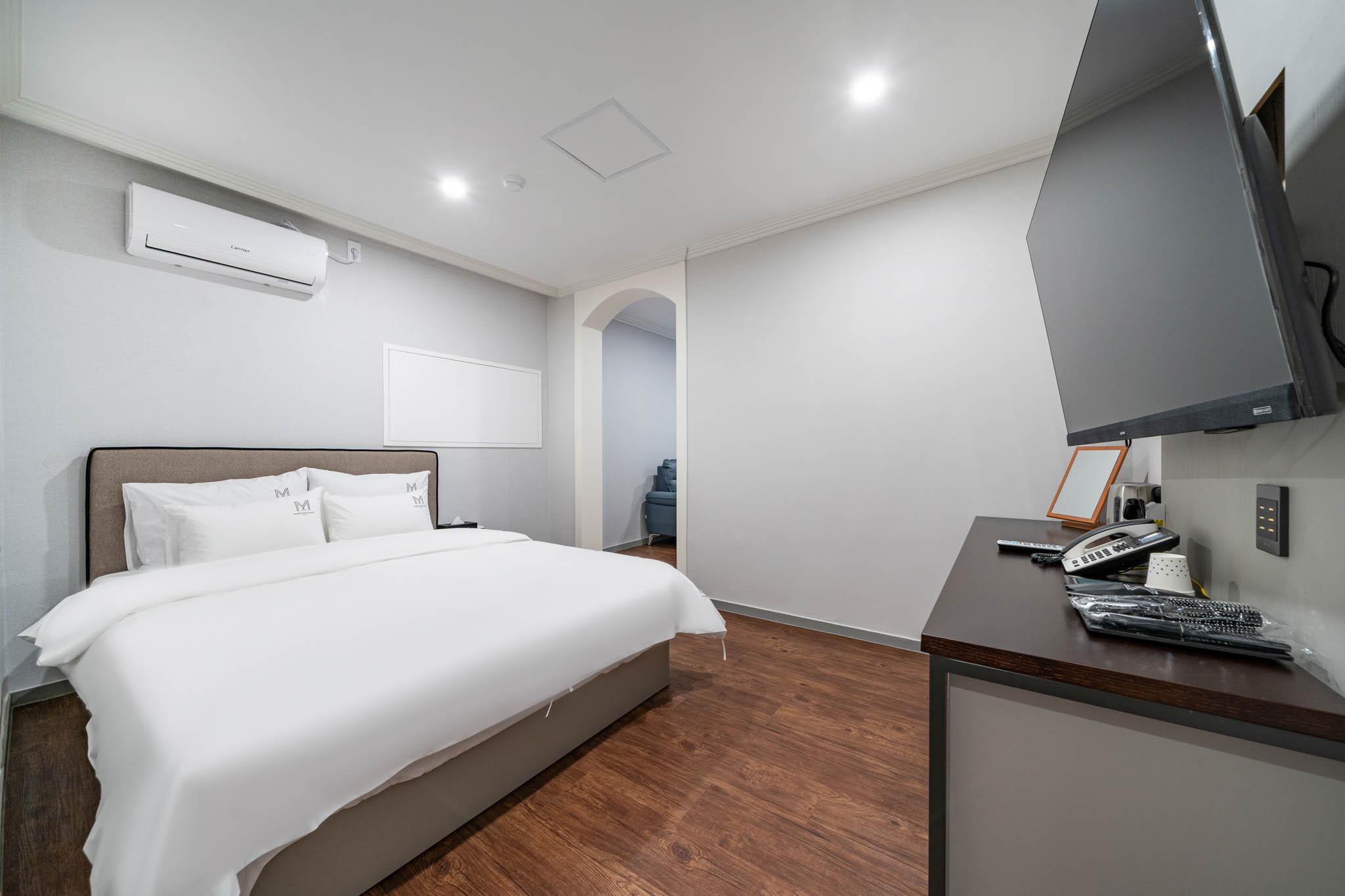 Gimhae Eobangdong Hotel the M