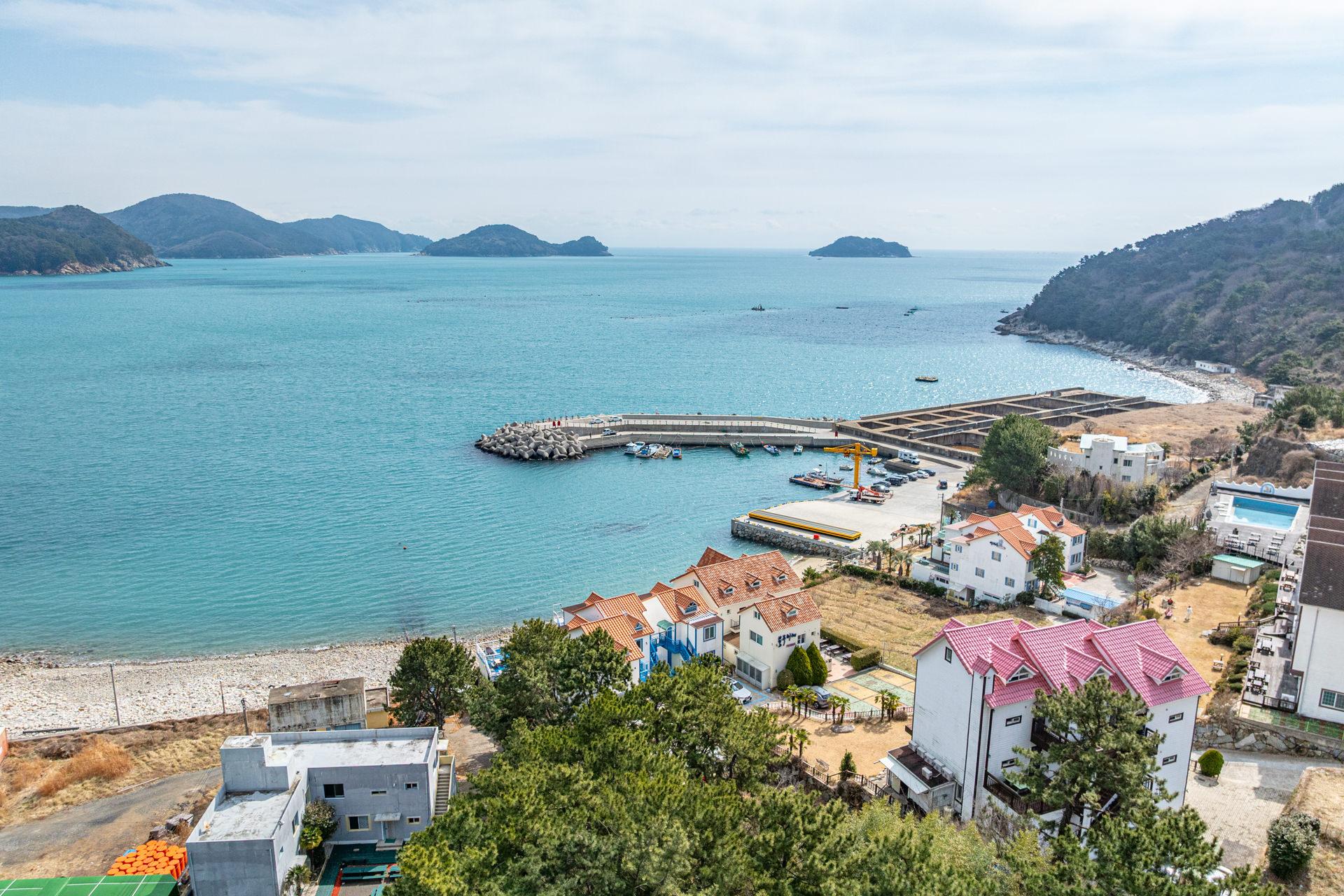 Geoje Island Eoreum Spa Dog Pension