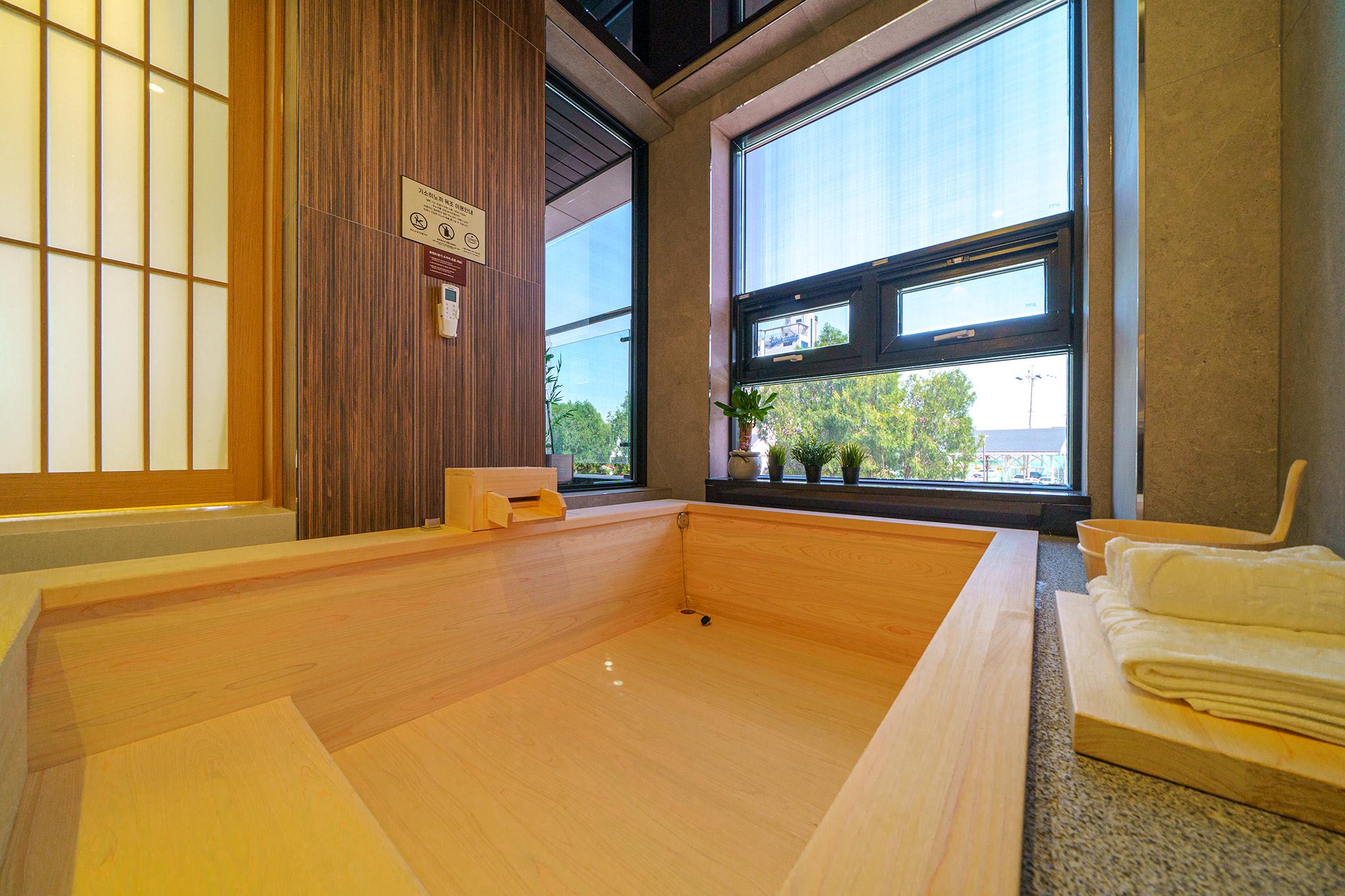 Busan Songjeong Solstay Pool Villa & Ryokan-2