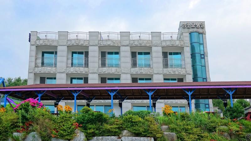 Goseong Sampo Morning Ville Pension