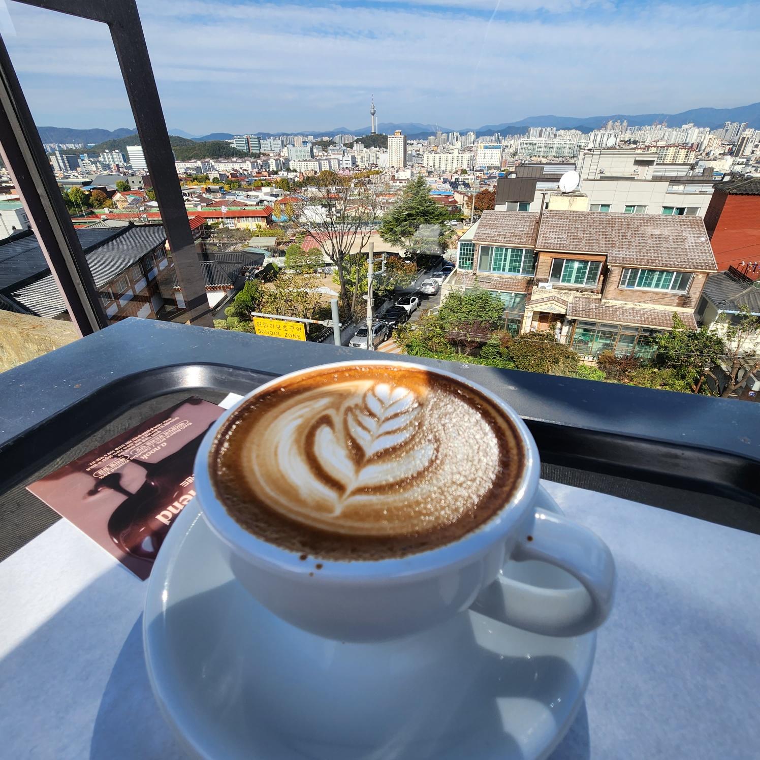 「アプ山カフェ通り」カフェめぐり