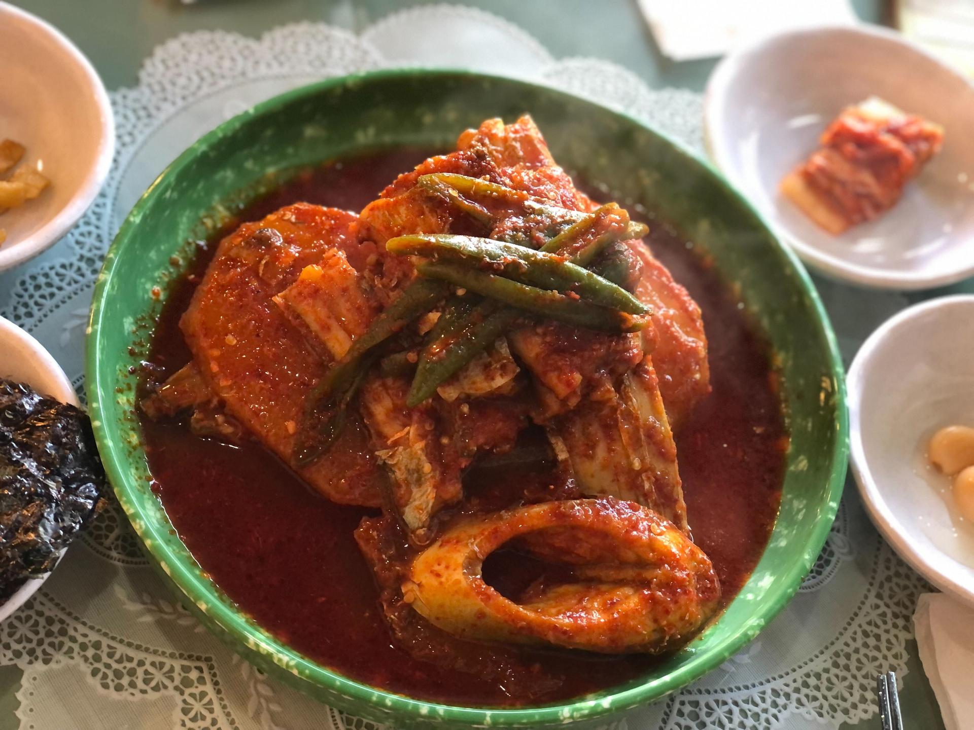 [濟州島美食之旅] 走進當地人推薦的「잘도(Jaldo) 식당」，品嚐正宗韓式燒魚！