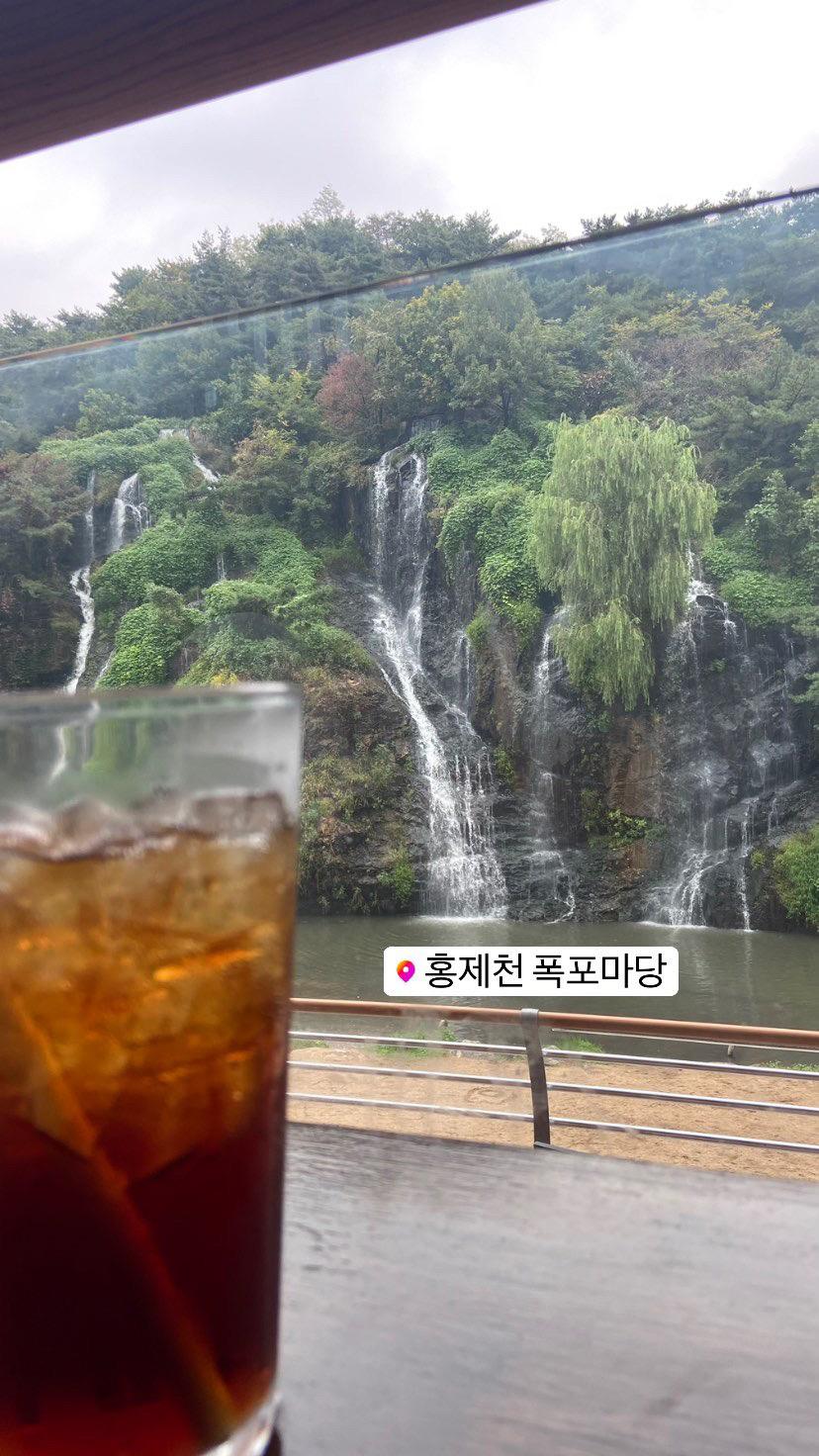 Cafe Pokpo (咖啡瀑布)：首爾著名嘅瀑布咖啡館