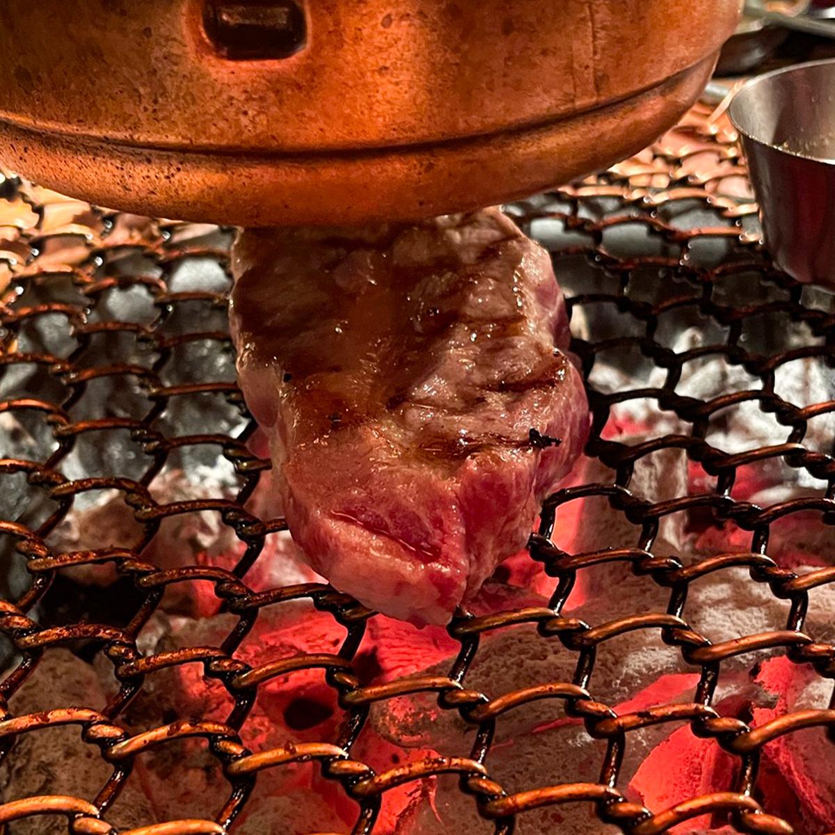 I recommend a delicious BBQ restaurant in Hongdae!