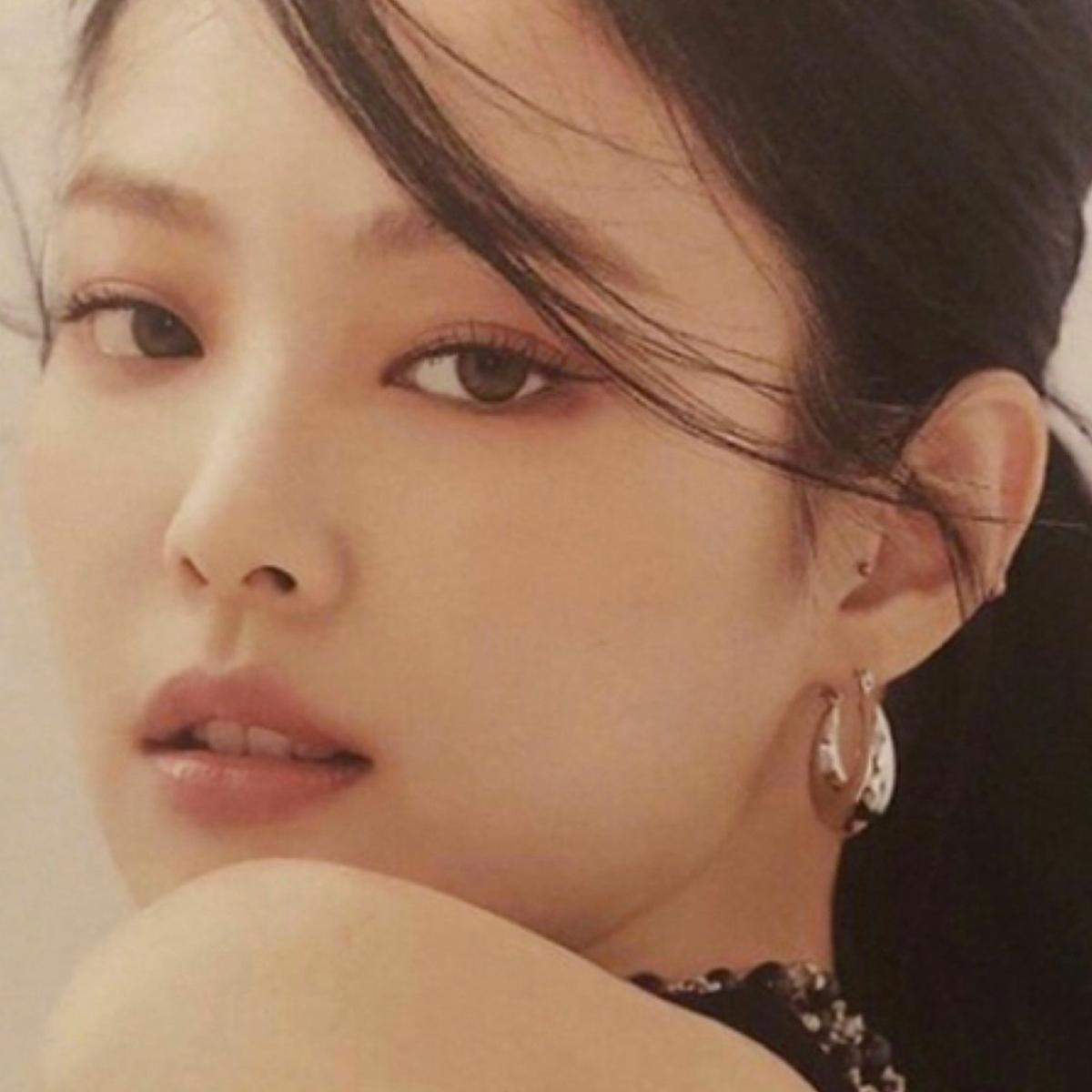 《BTS RM＆BLACKPINK JENNIE着用》アマントチュビーピアス（銀色）