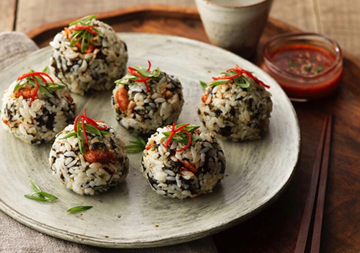 rice balls with seaweed flakes