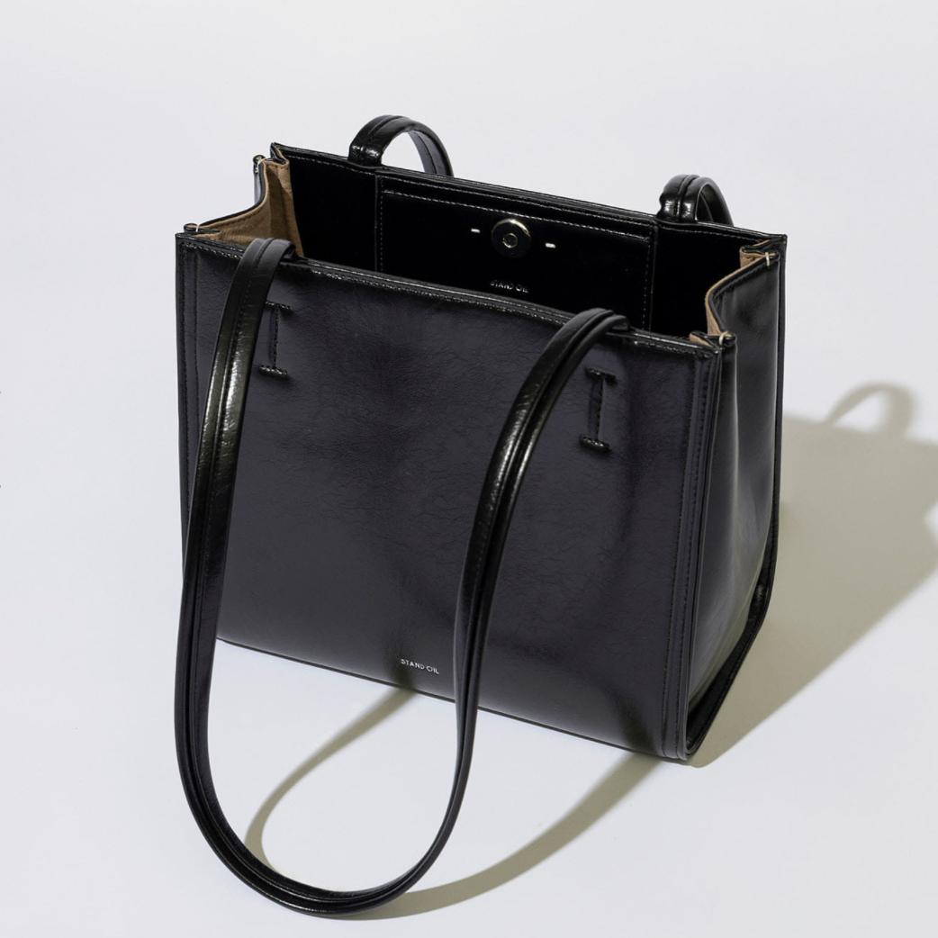 [Street Woman Fighter Rihey] กระเป๋า Oblong Bag Mini สี Black