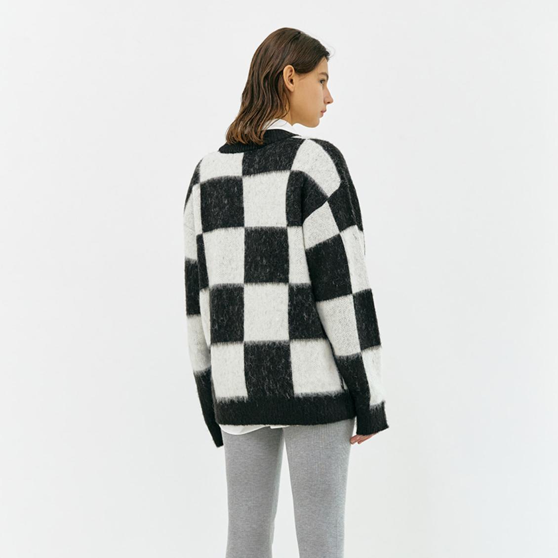[Enhypen จองวอน] เสื้อคาร์ดิแกน Checker Board Mohair Knit สี Black
