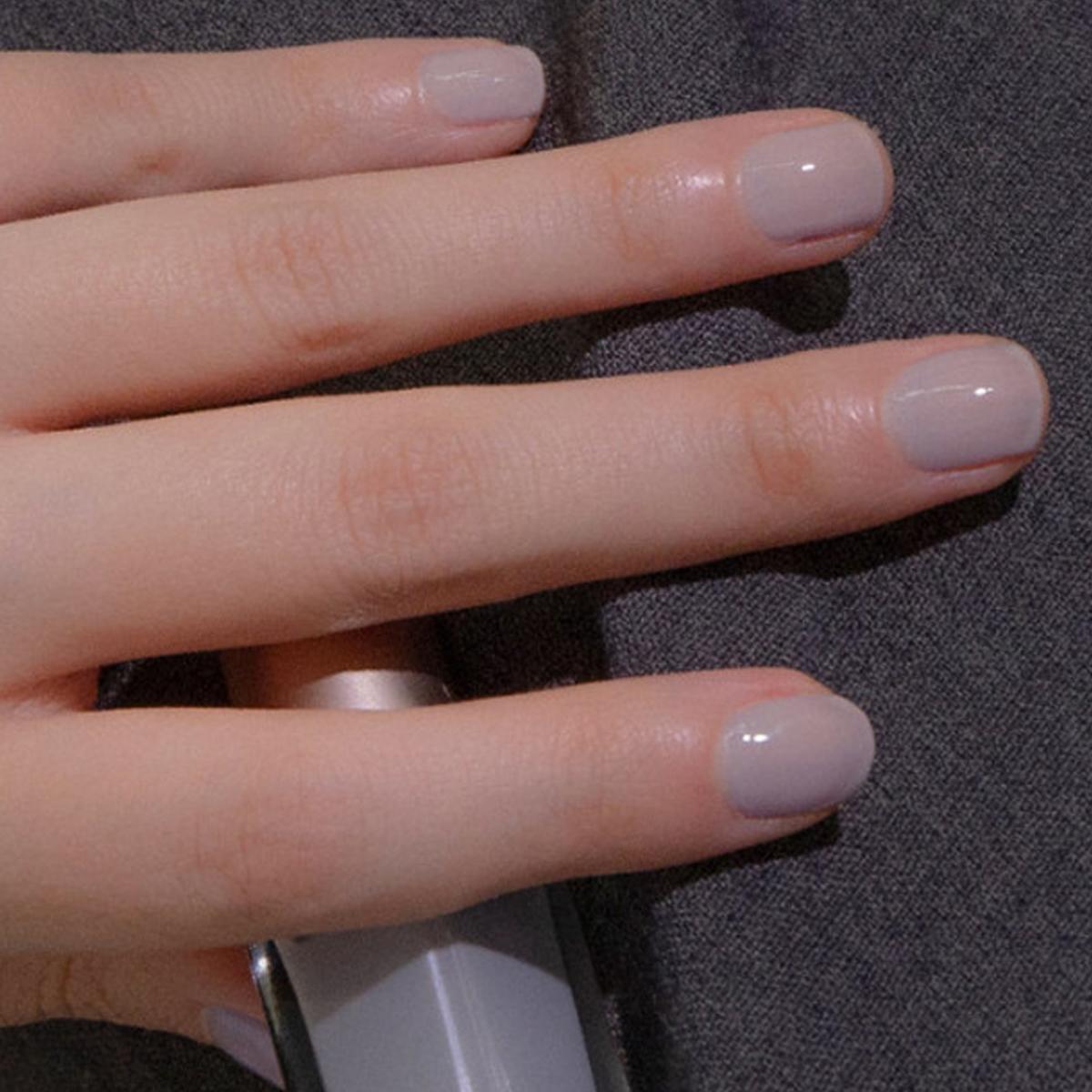 Ready To Wear 指甲油（NS04 Nude Gray）